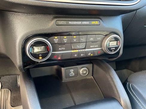 Used 2021 Ford Escape SEL image 35