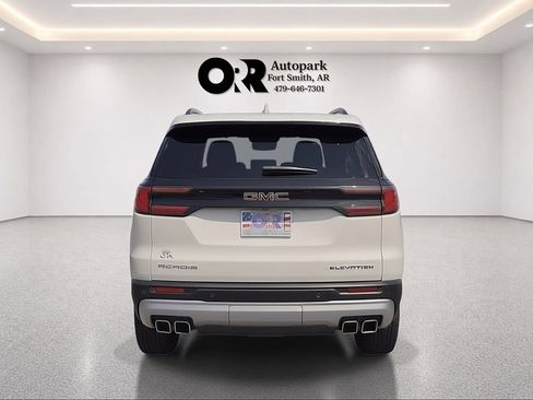 Used 2024 GMC Acadia Elevation w/ Luxury Package FWD image 21