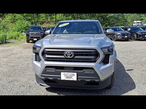 Used 2024 Toyota Tacoma SR5 AWD/4WD image 3