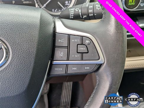 Used 2022 Toyota Highlander XLE image 12