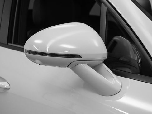 Used 2025 Porsche Macan image 14