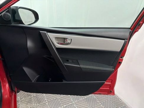 Used 2017 Toyota Corolla LE FWD image 12