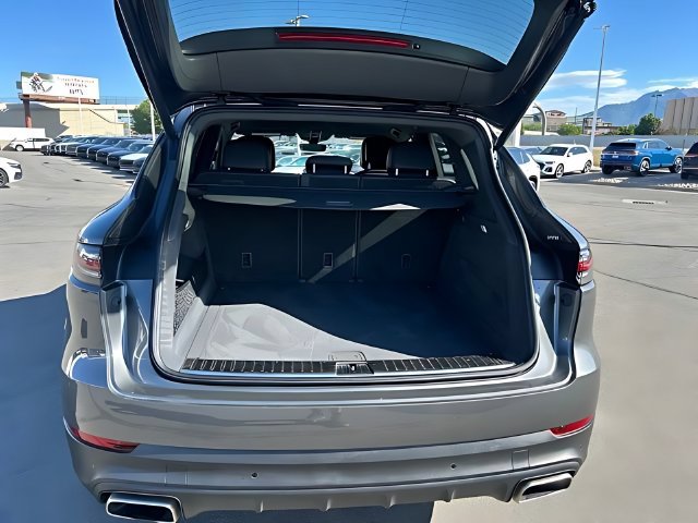 Used 2021 Porsche Cayenne AWD/4WD image 14