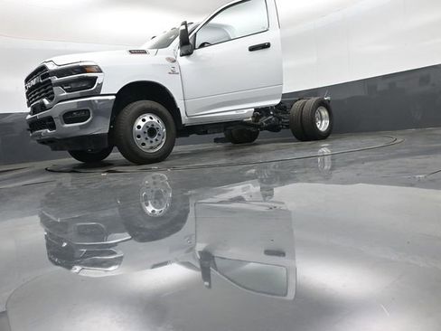 New 2026 RAM 3500 Tradesman w/ Chrome Appearance Group AWD/4WD image 43