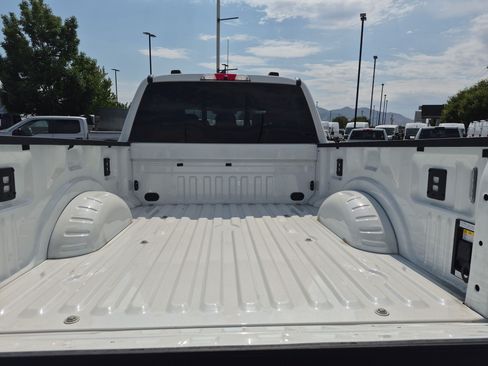 Used 2024 Ford F350 Platinum w/ FX4 Off-Road Package AWD/4WD image 32