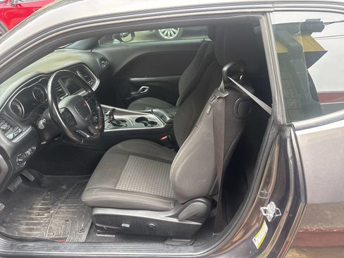 Used 2021 Dodge Challenger SXT RWD image 10