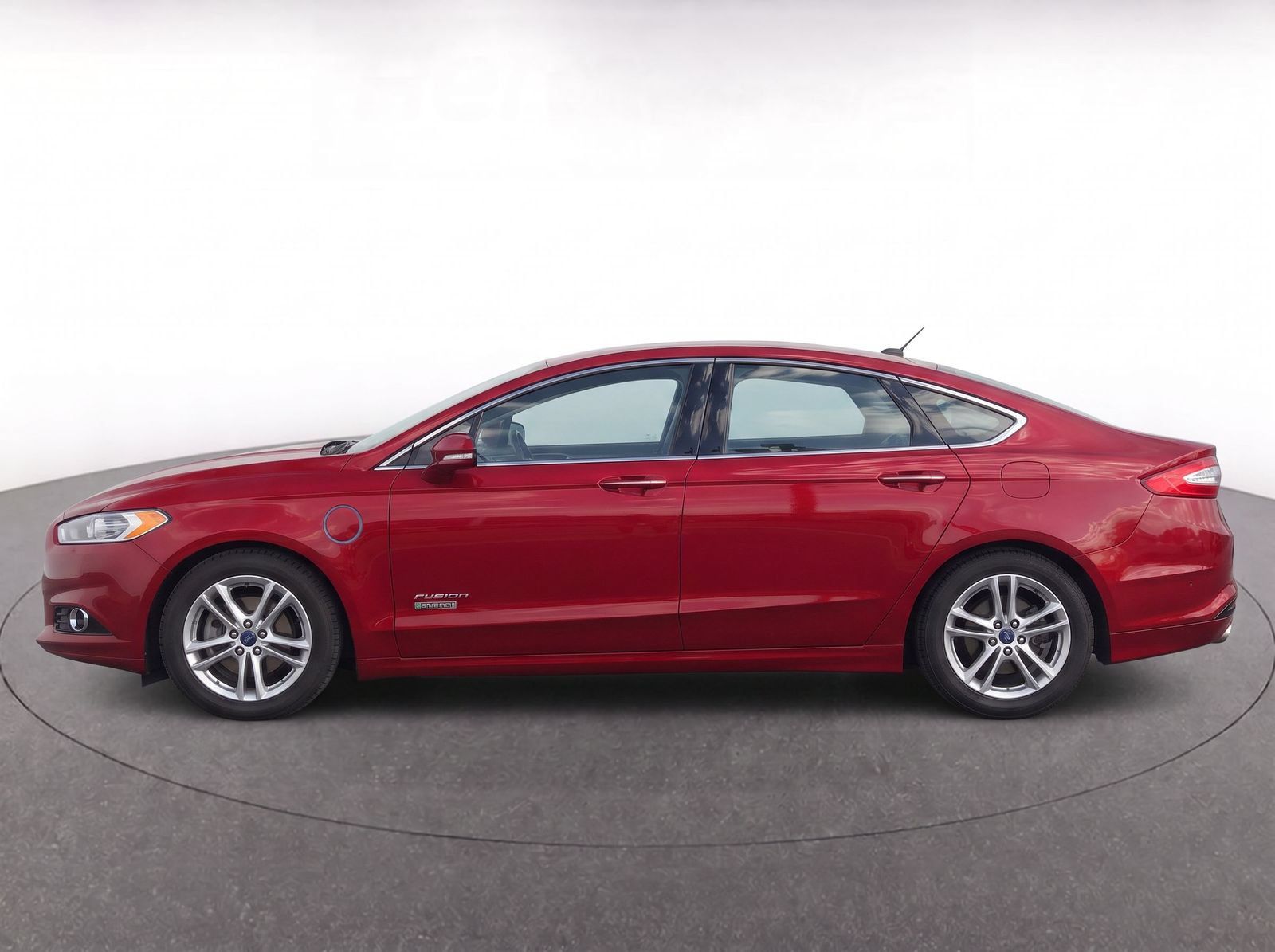 Used 2015 Ford Fusion Energi Titanium FWD image 7
