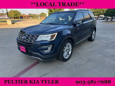 Used 2017 Ford Explorer XLT w/ Equipment Group 202A image 3