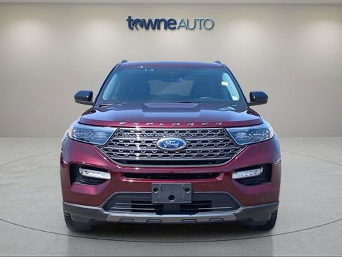 Used 2022 Ford Explorer XLT w/ Equipment Group 202A AWD/4WD image 8
