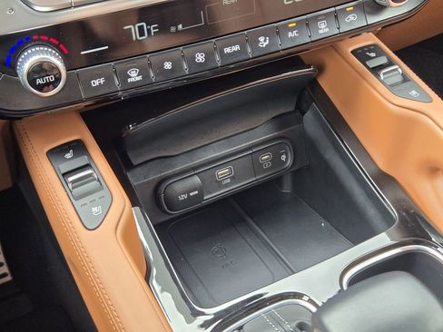 Used 2025 Kia Telluride SX X-Line image 18