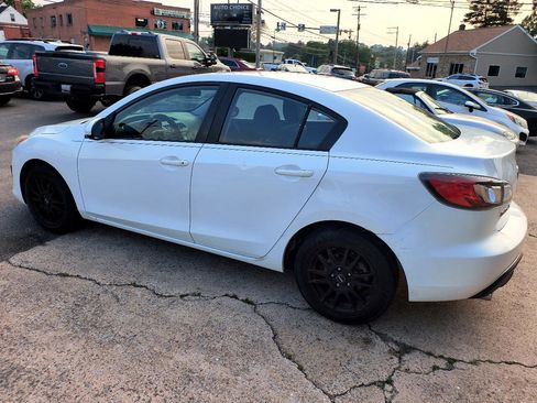 Used 2010 MAZDA MAZDA3 i Touring image 10
