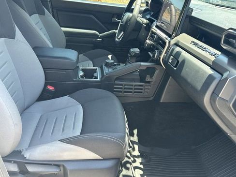 Used 2024 Toyota Tacoma TRD Off-Road AWD/4WD image 15