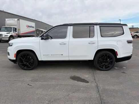 Used 2023 Jeep Grand Wagoneer Series III image 4