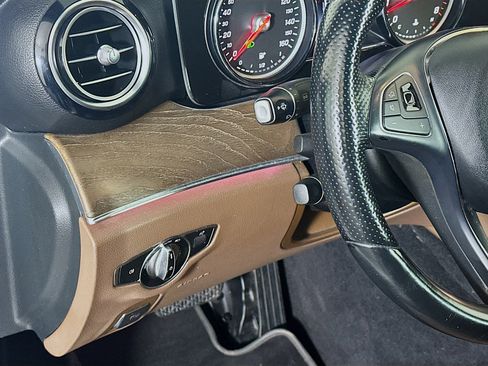 Used 2018 Mercedes-Benz E 300 image 17
