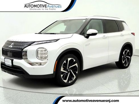 Used 2023 Mitsubishi Outlander SEL AWD/4WD image 1