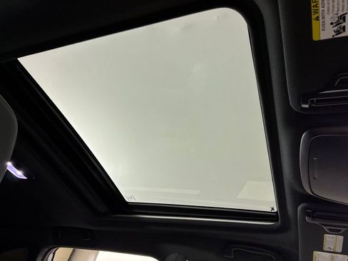 Used 2025 Subaru Forester Sport image 31