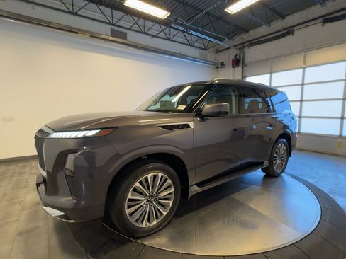 New 2026 INFINITI QX80 Luxe image 4