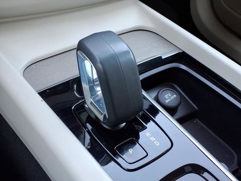 Certified 2023 Volvo XC60 B5 Plus w/ Climate Package image 24