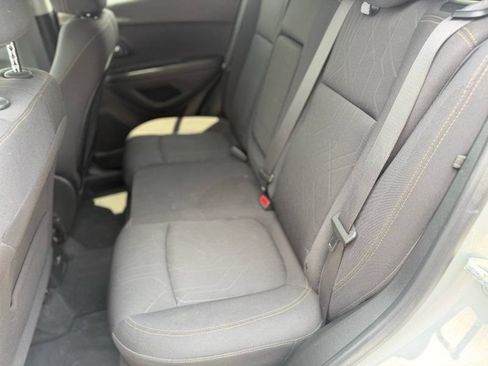 Used 2019 Chevrolet Trax LT FWD image 12