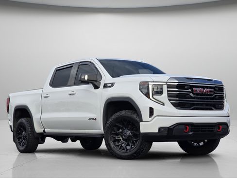 Used 2022 GMC Sierra 1500 AT4 AWD/4WD image 2