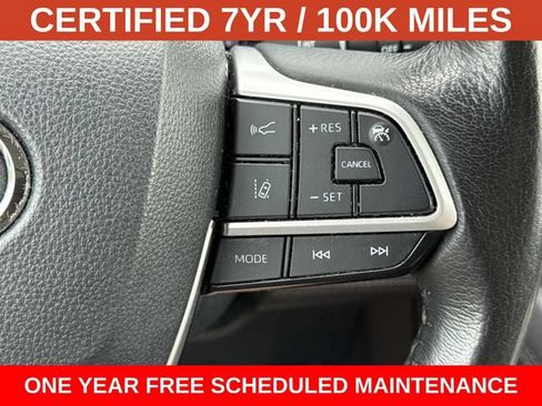 Used 2024 Toyota Sienna XLE FWD image 24