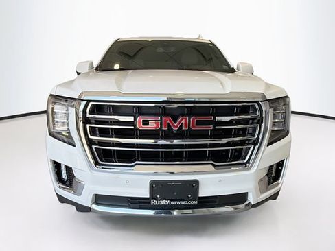 Used 2022 GMC Yukon XL SLT w/ SLT Premium Package AWD/4WD image 2