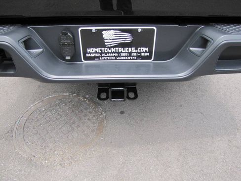 Used 2023 Jeep Gladiator Sport AWD/4WD image 28