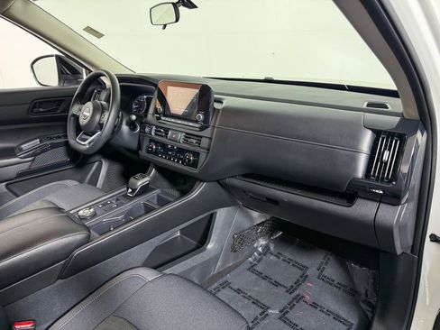 Certified 2024 Nissan Pathfinder S w/ Cargo Package AWD/4WD image 13
