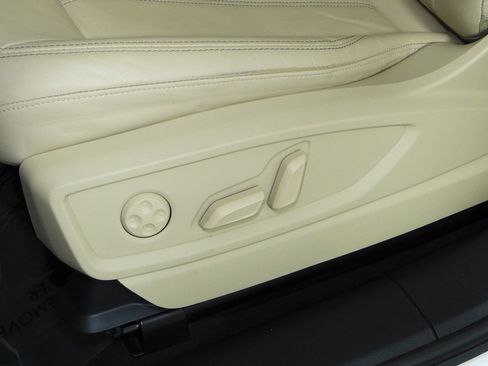 Used 2023 Audi Q5 2.0T Premium w/ Convenience Package image 23