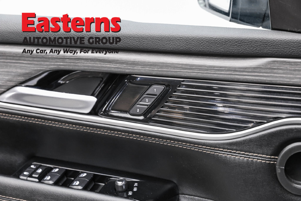 Used 2024 Jeep Wagoneer L Series II w/ Flexible Seating Group AWD/4WD image 22