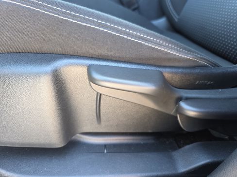 Used 2024 GMC Terrain SLE image 23