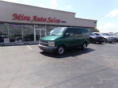 Used 1998 Chevrolet Astro w/ Convenience Group RWD image 3