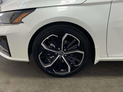 New 2025 Nissan Altima 2.5 SR w/ SR Premium Package image 8