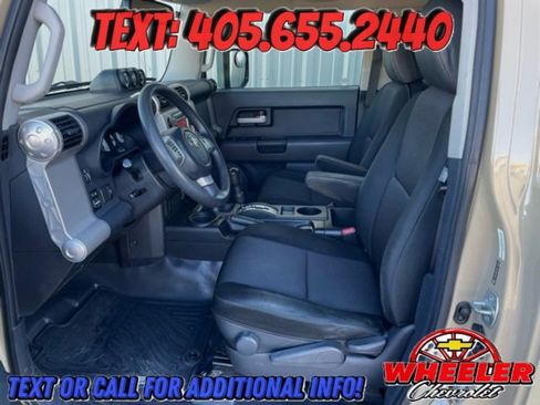 Used 2012 Toyota FJ Cruiser 4WD w/ Convenience Pkg image 21