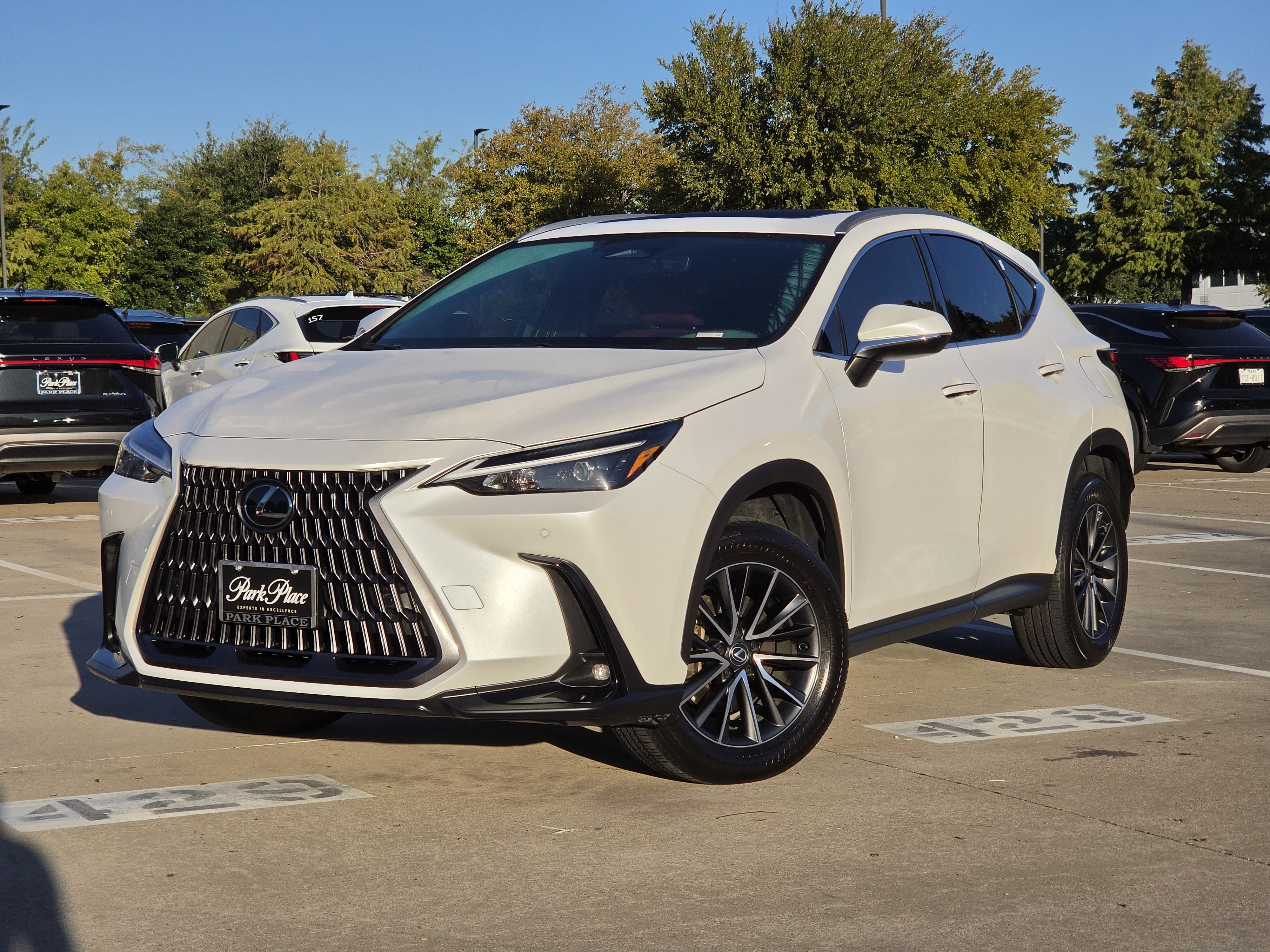 Used 2025 Lexus NX 250 FWD w/ Towing Package (2000 Lbs) image 1