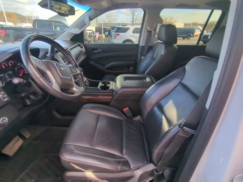 Used 2020 GMC Yukon XL SLT image 12
