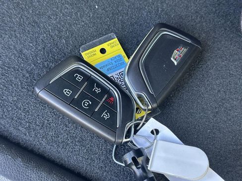 Used 2024 Cadillac Escalade ESV Luxury image 21