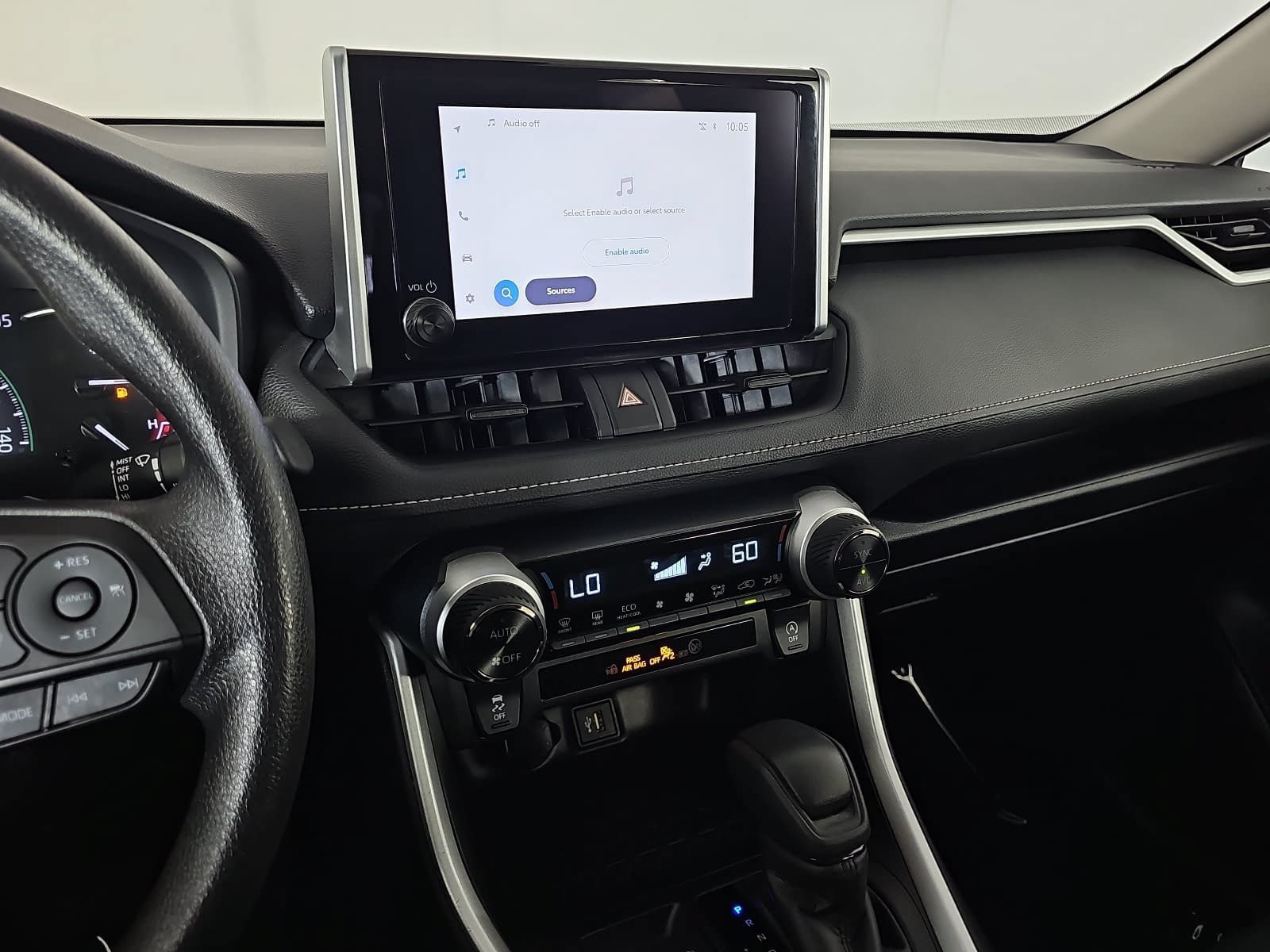 Used 2025 Toyota RAV4 XLE AWD/4WD image 18