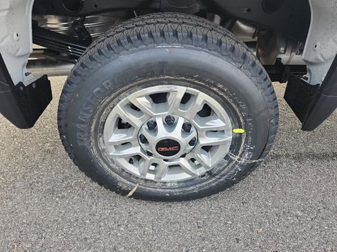 New 2026 GMC Sierra 2500 Pro image 8