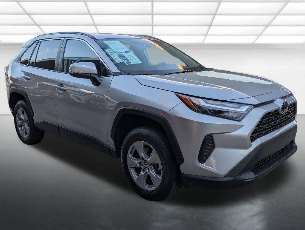 Used 2025 Toyota RAV4 XLE w/ Weather Package AWD/4WD image 1