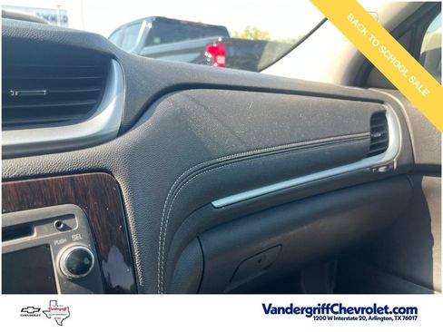 Used 2015 Chevrolet Traverse LT w/ Style and Technology Package FWD image 15