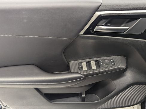 Used 2024 Mitsubishi Outlander SE image 10