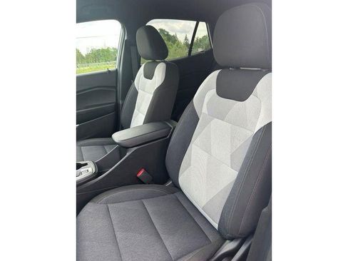 Certified 2024 Chevrolet Trax RS FWD image 38