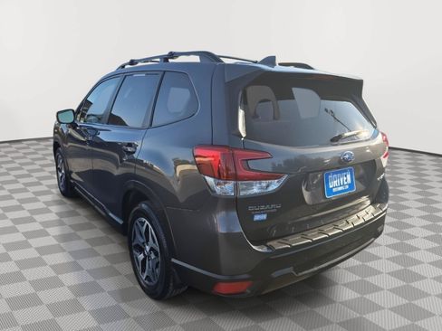 Used 2020 Subaru Forester Premium AWD/4WD image 6