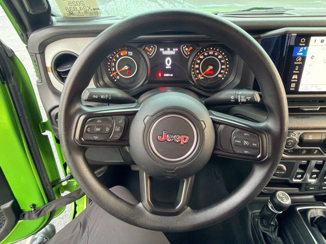 Used 2025 Jeep Wrangler Sport AWD/4WD image 18
