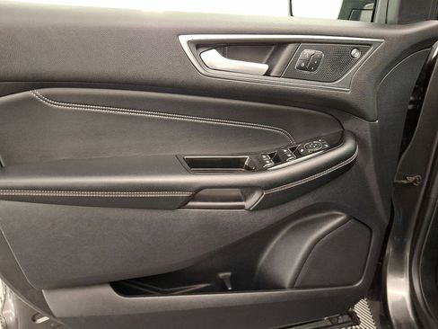 Used 2020 Ford Edge Titanium w/ Equipment Group 301A AWD/4WD image 2
