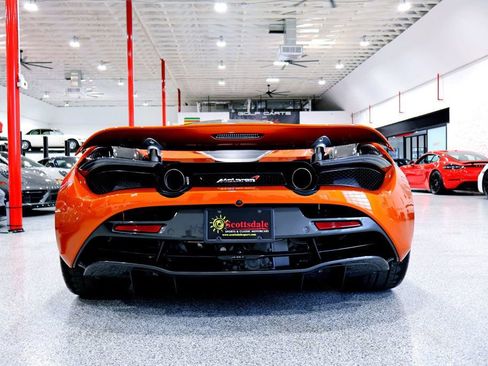 Used 2018 McLaren 720S Performance RWD image 18