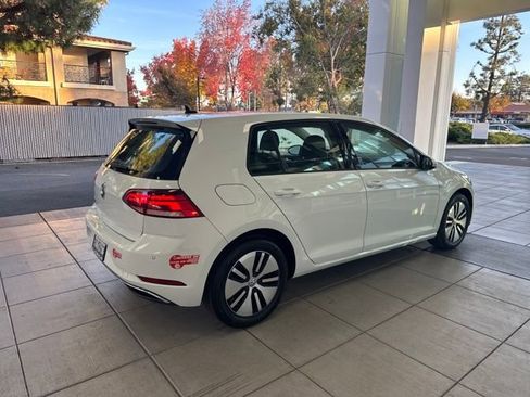 Used 2017 Volkswagen e-Golf SEL Premium image 5