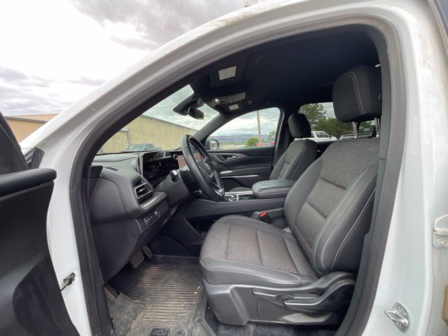 Used 2024 Chevrolet Traverse LS w/ Midnight/Sport Edition FWD image 6