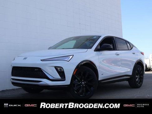 New 2026 Buick Envista Sport Touring image 1